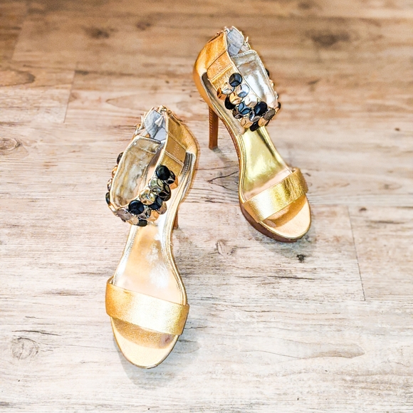 Calvin Klein "Golden Goddess" Gold Genuine Leather 5" Heels Size 10 Ladies - Picture 2 of 5